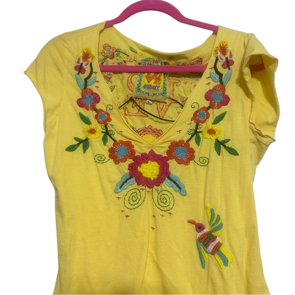 Johnny Was Embroidered Floral "Love" Yellow T-Shirt Size Large - Picture 4 of 8
